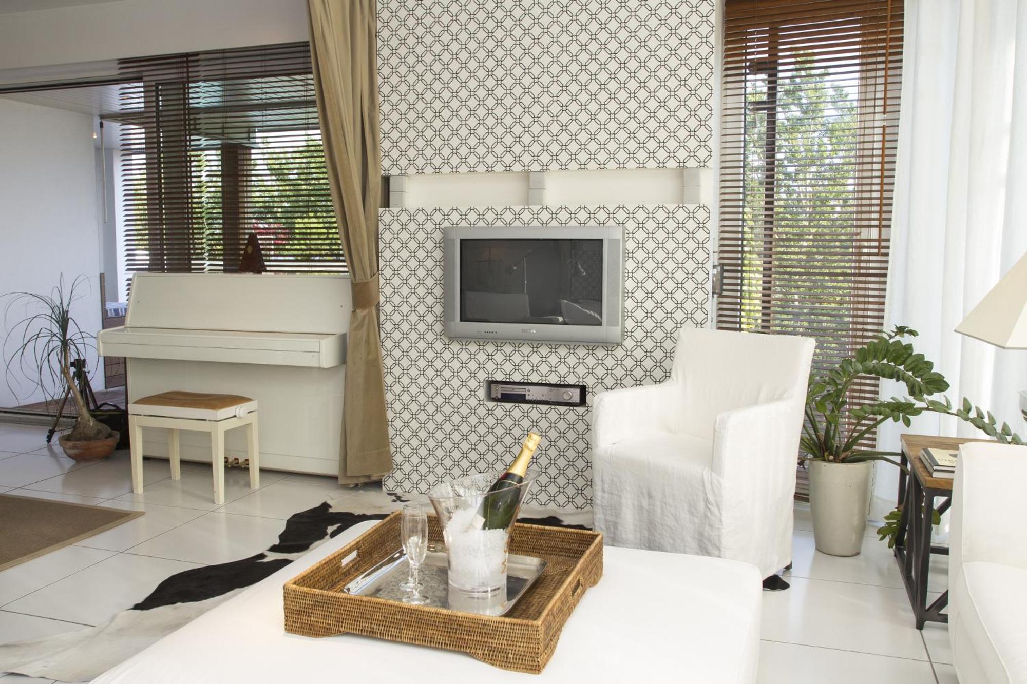 Pavi Apts Ljubljana - Private Rooftop Swimming Pool Room photo