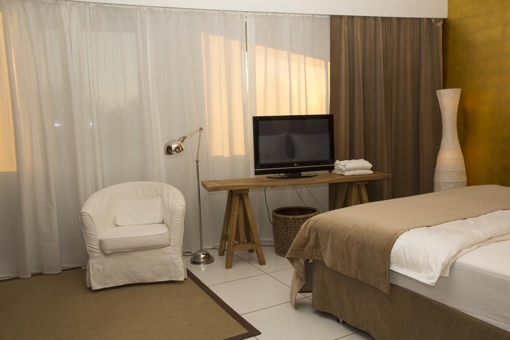 Pavi Apts Ljubljana - Private Rooftop Swimming Pool Room photo