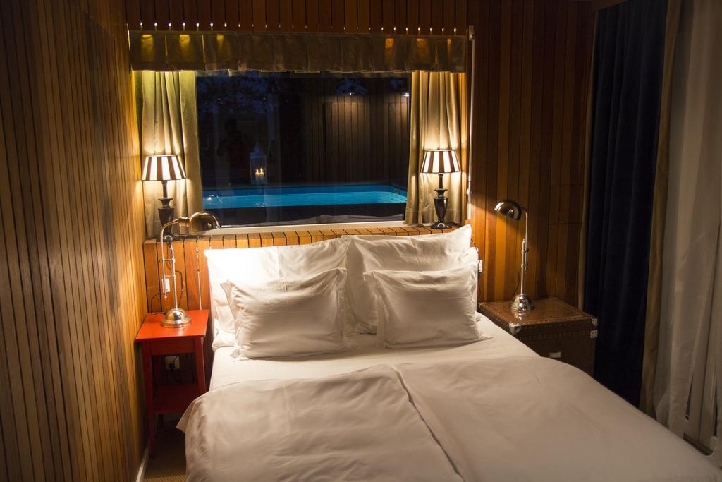 Pavi Apts Ljubljana - Private Rooftop Swimming Pool Room photo
