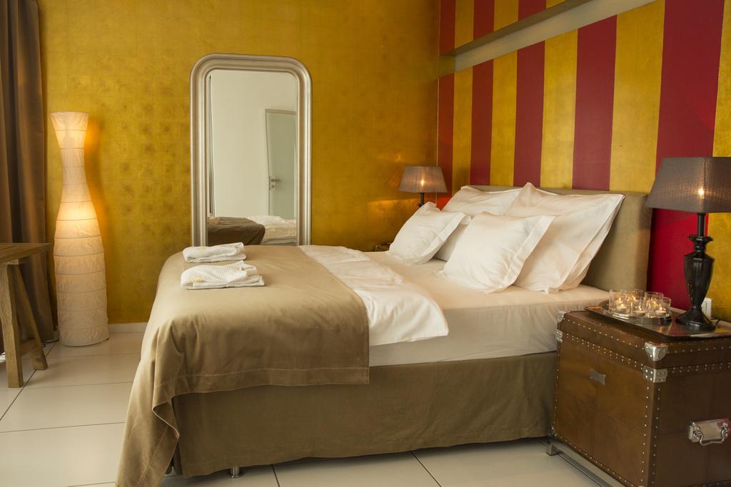 Pavi Apts Ljubljana - Private Rooftop Swimming Pool Room photo